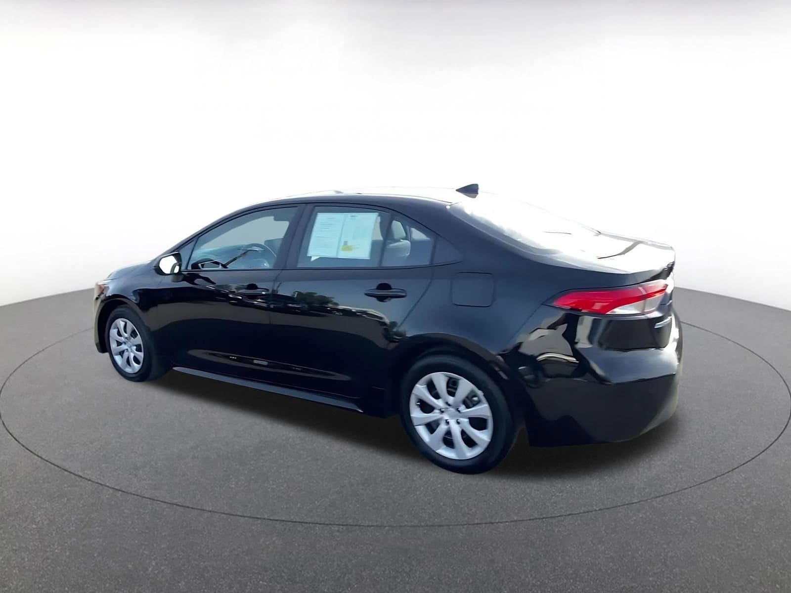 Thumbnail: 2025 Toyota Corolla - 10