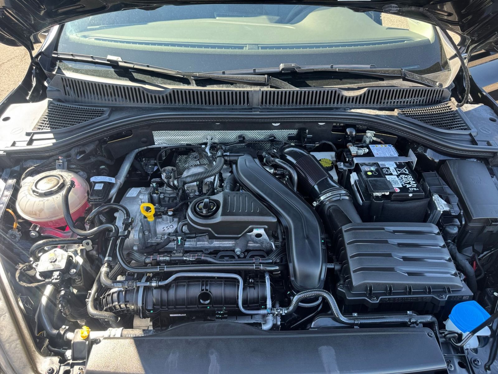 Thumbnail: 2025 Volkswagen Jetta - 30