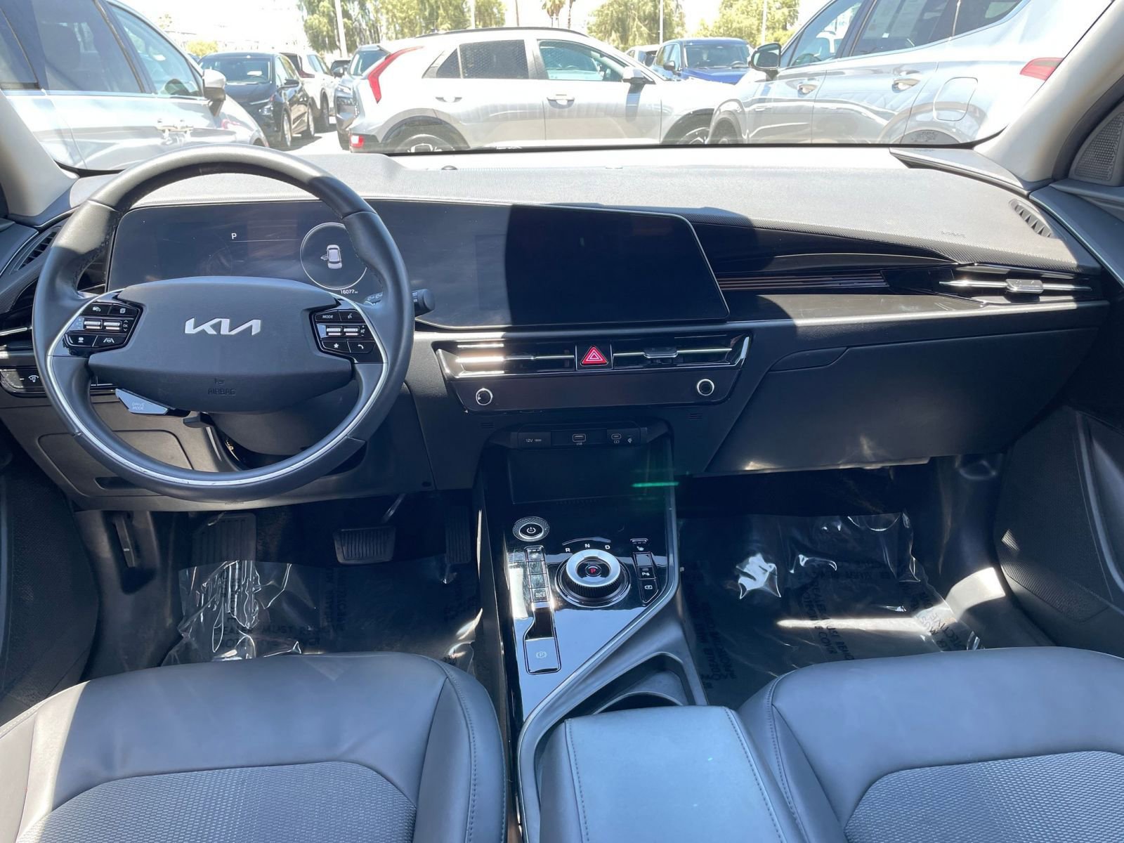 Thumbnail: 2023 Kia Niro - 30