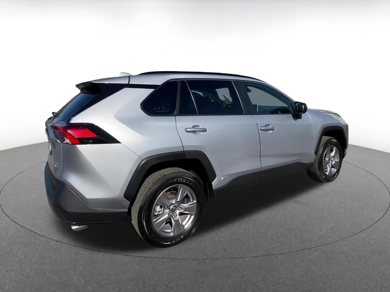 Thumbnail: 2025 Toyota RAV4 - 15