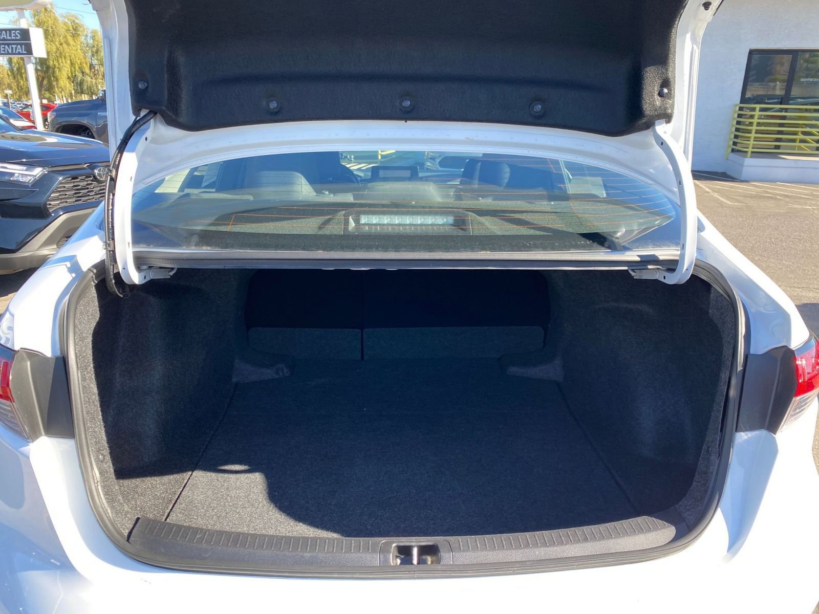 Thumbnail: 2025 Toyota Corolla - 31