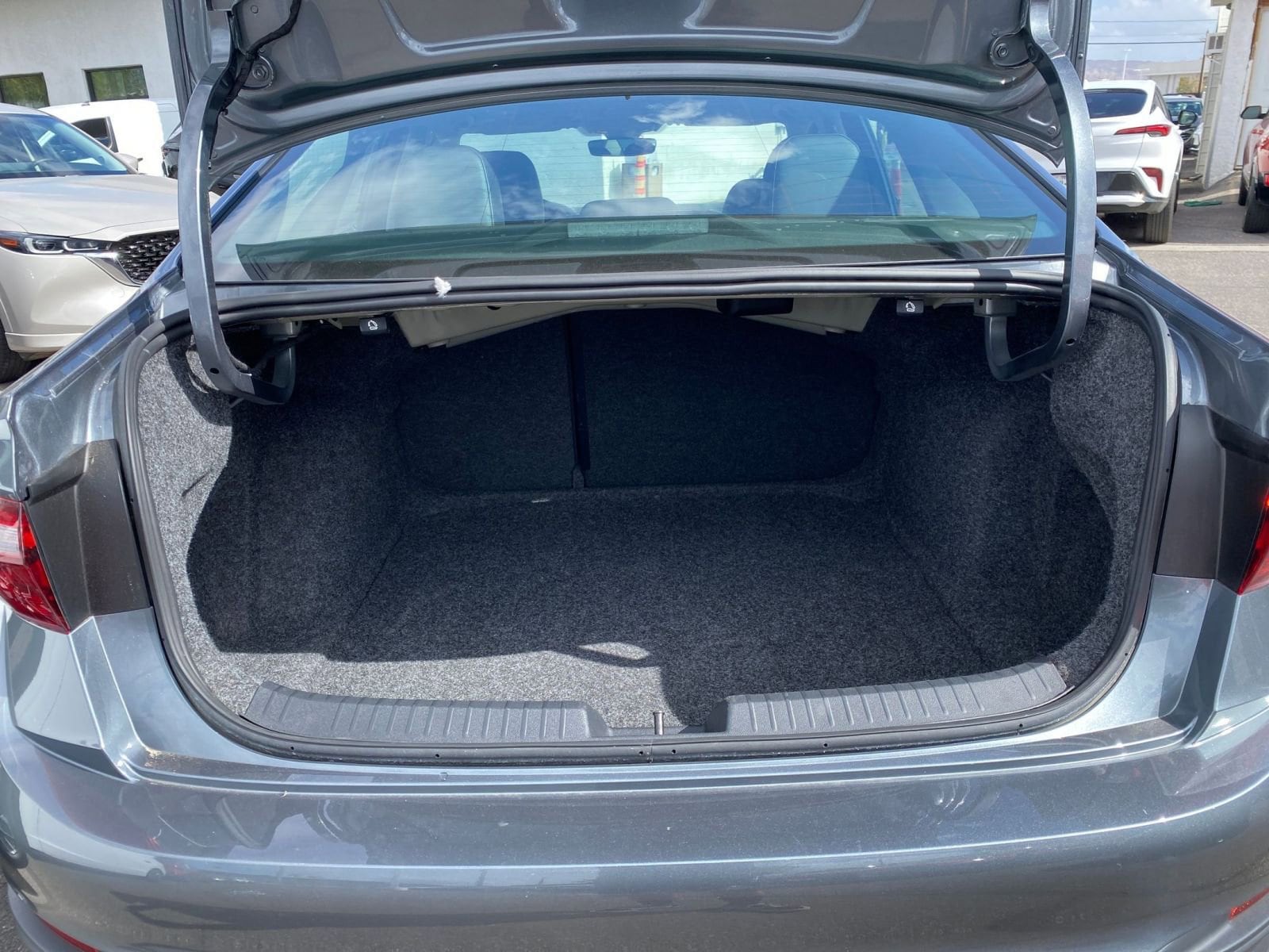 Thumbnail: 2025 Volkswagen Jetta - 31