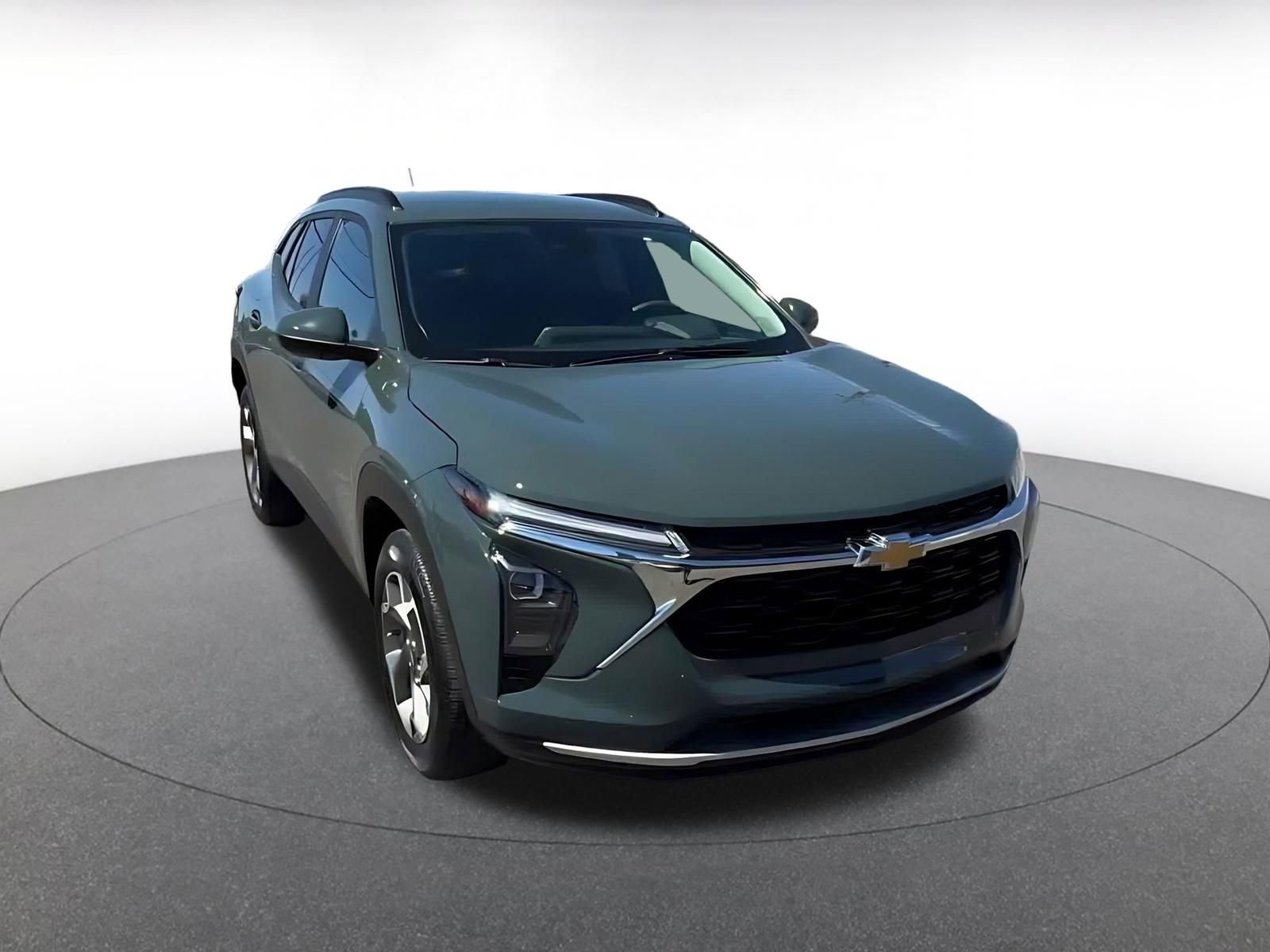 Thumbnail: 2025 Chevrolet Trax - 3