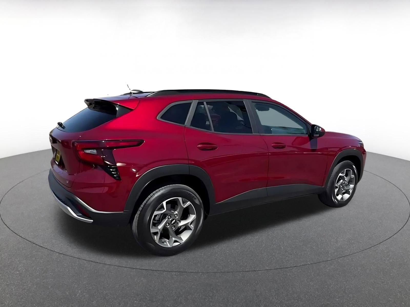 Thumbnail: 2025 Chevrolet Trax - 14