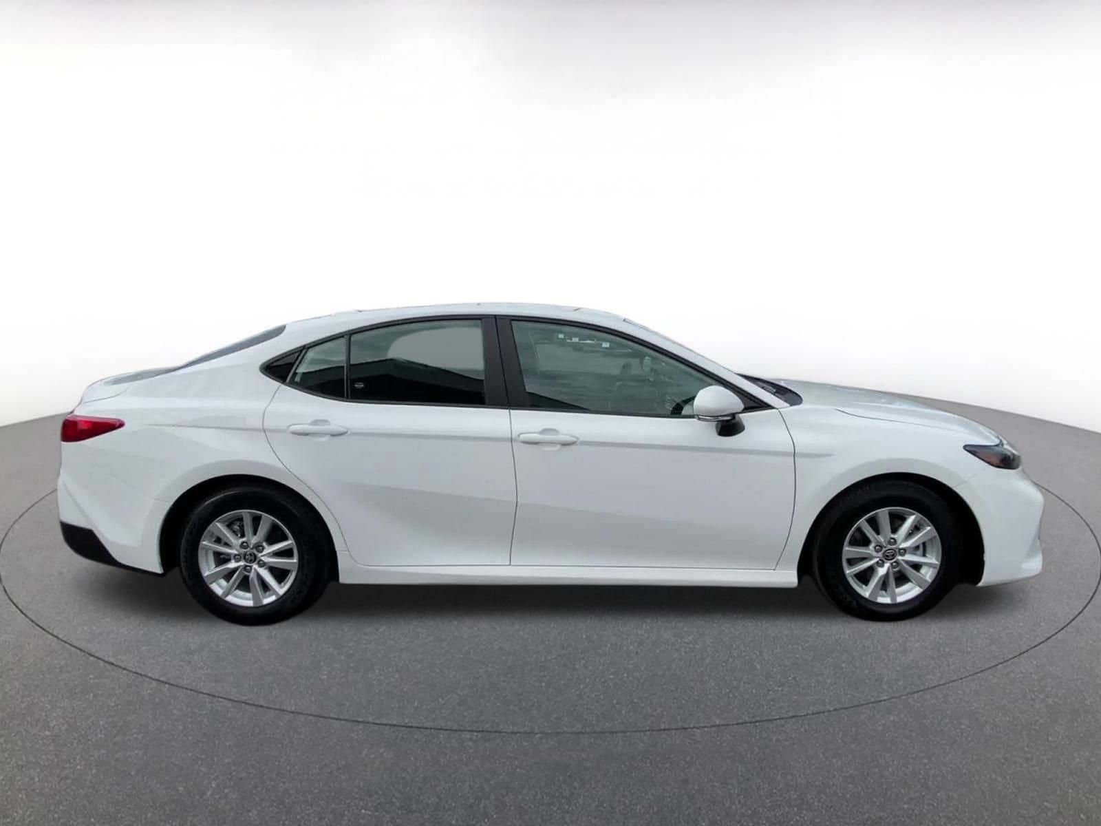 Thumbnail: 2025 Toyota Camry - 16