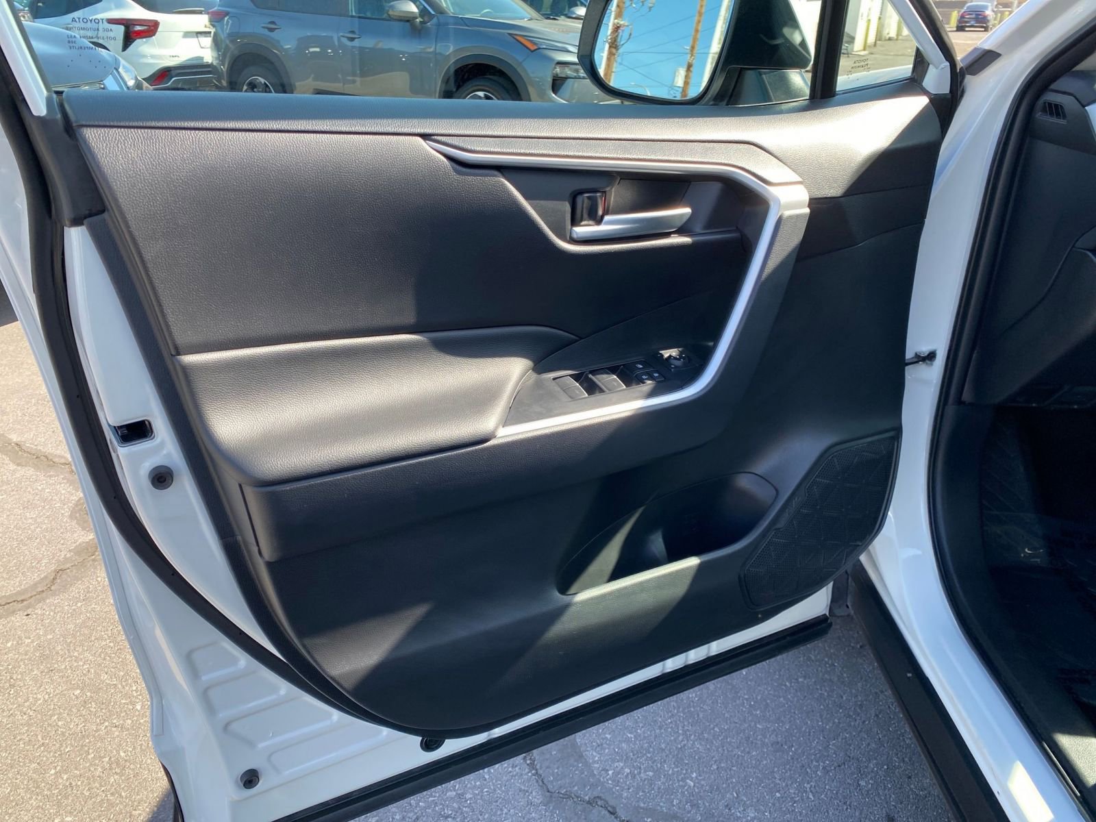 Thumbnail: 2025 Toyota RAV4 - 18