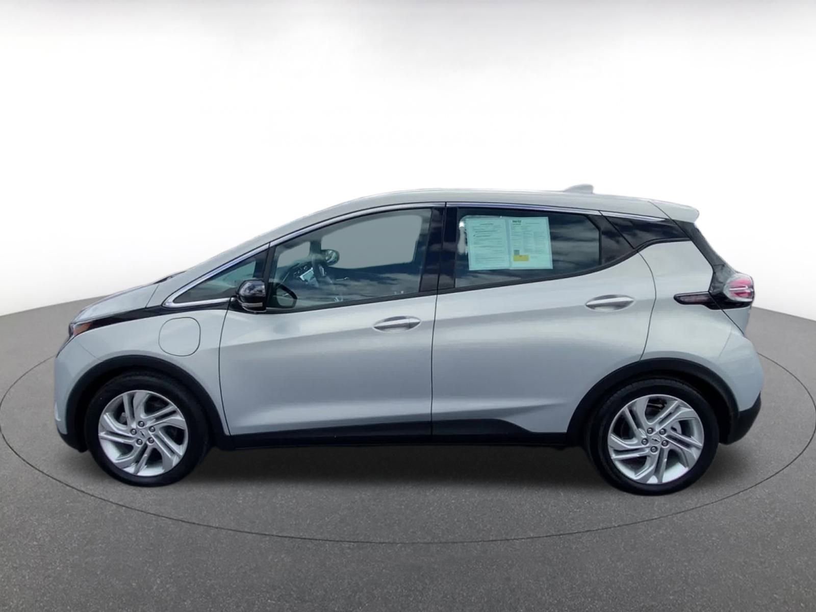 Thumbnail: 2023 Chevrolet Bolt EV - 9