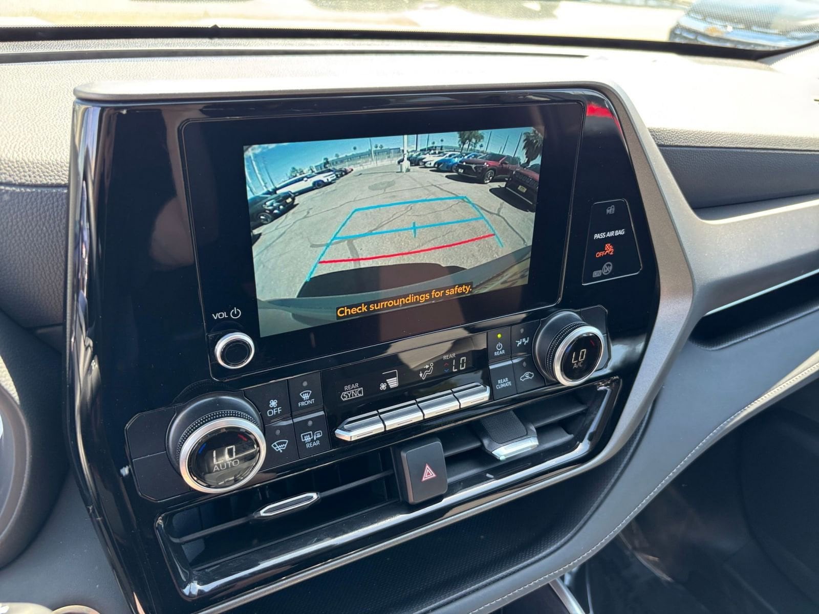 Thumbnail: 2025 Toyota Highlander - 25
