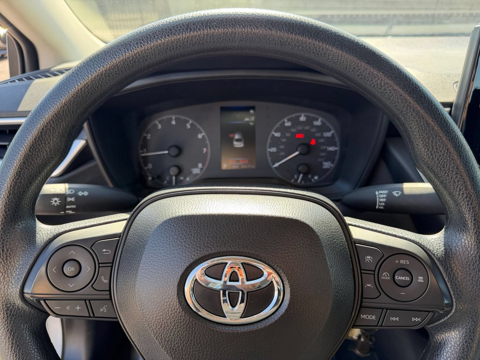 Thumbnail: 2025 Toyota Corolla - 25