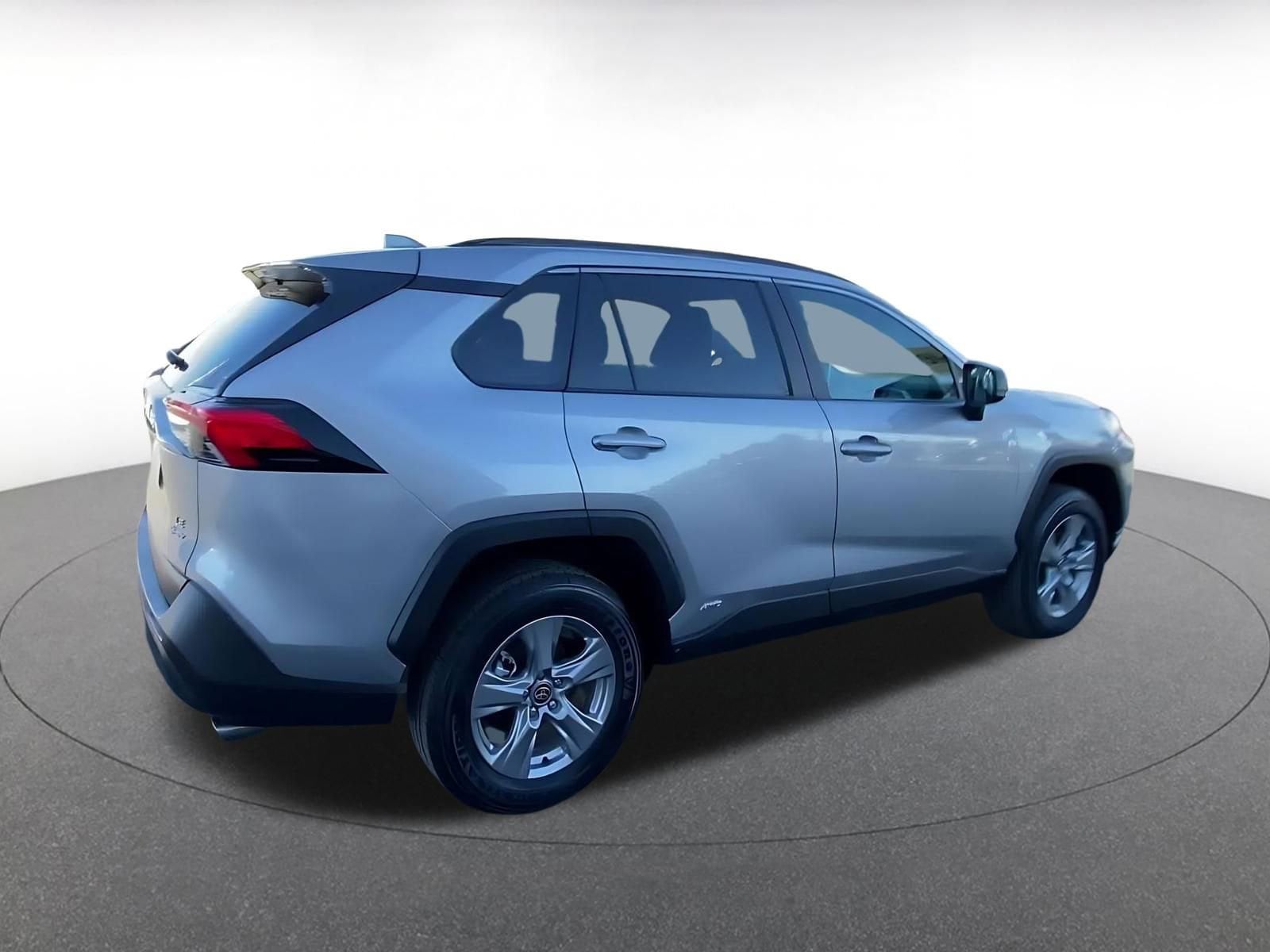 Thumbnail: 2025 Toyota RAV4 - 15