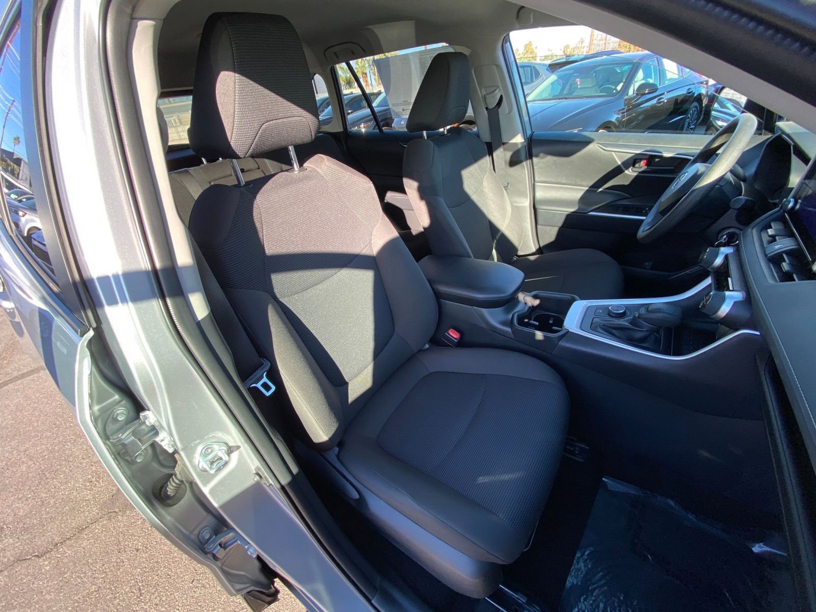 Thumbnail: 2025 Toyota RAV4 - 27