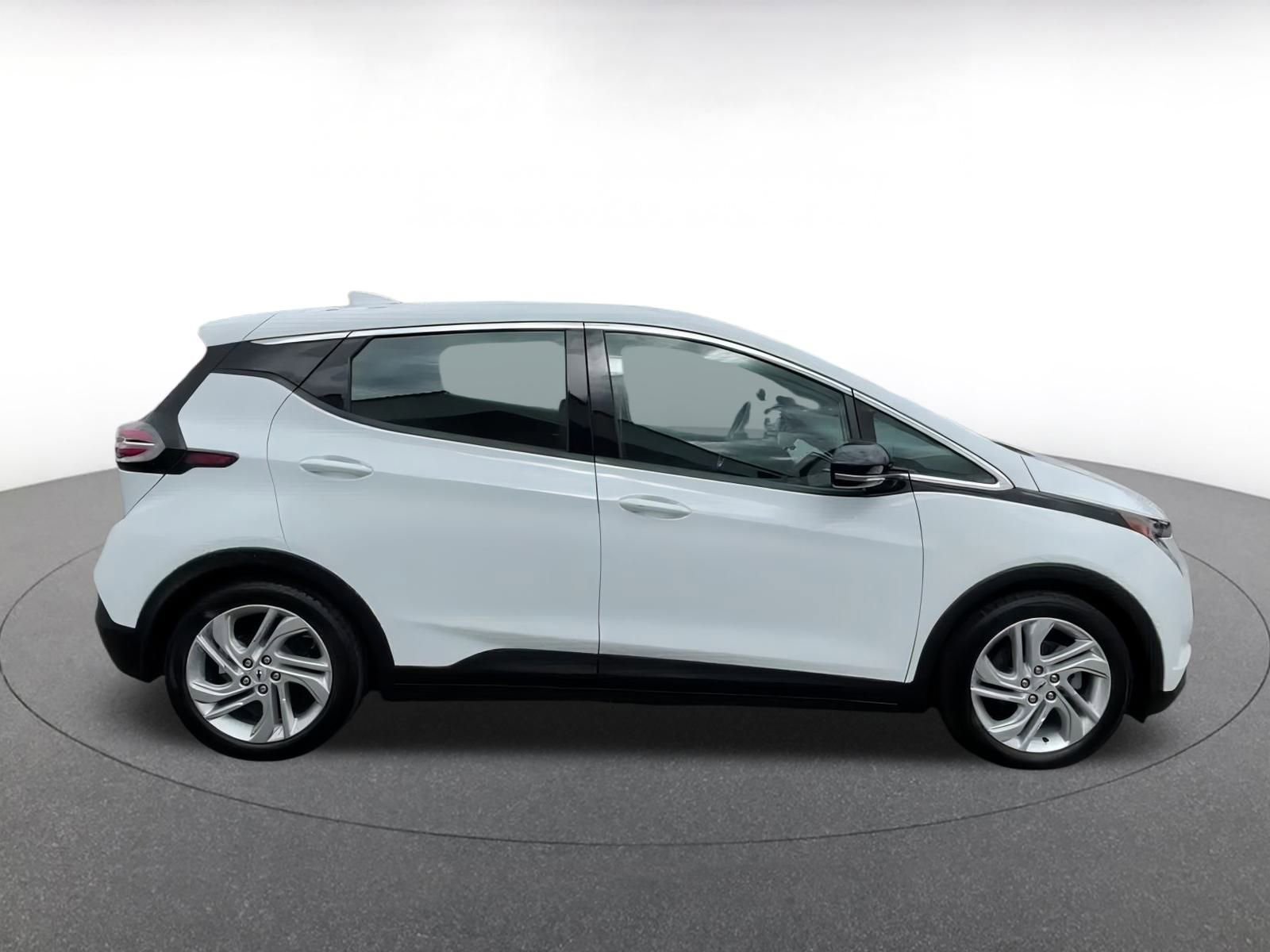 Thumbnail: 2023 Chevrolet Bolt EV - 16
