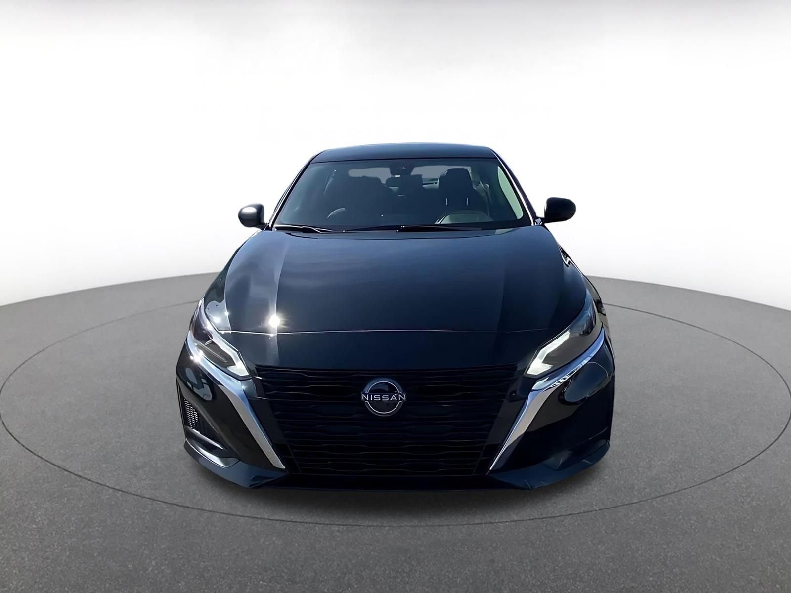 Thumbnail: 2025 Nissan Altima - 4