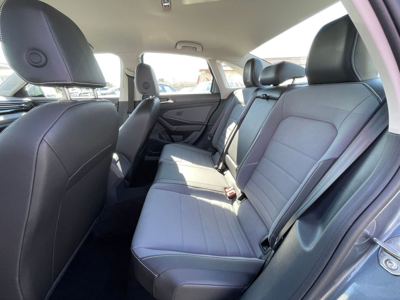 Thumbnail: 2025 Volkswagen Jetta - 25