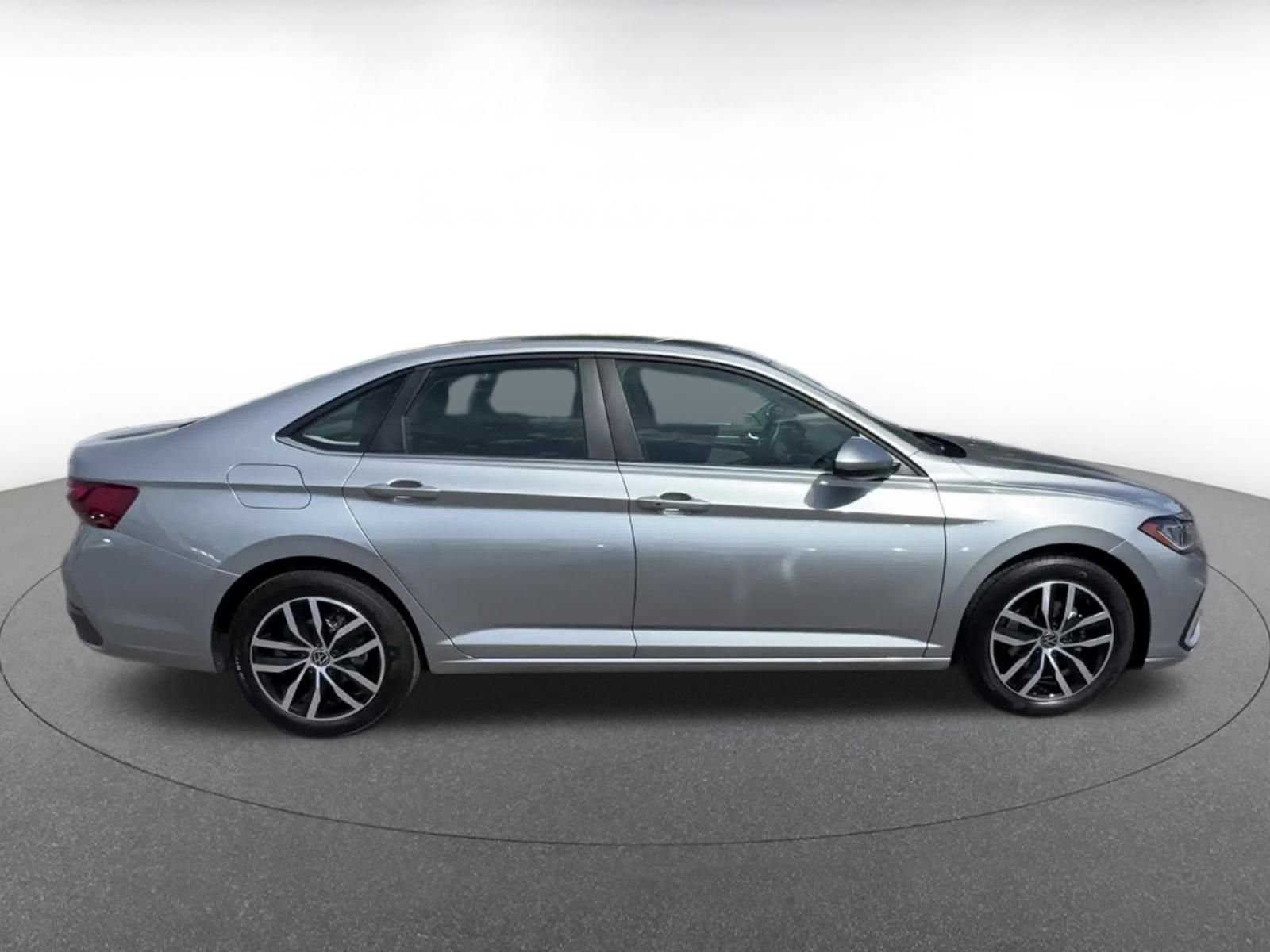 Thumbnail: 2025 Volkswagen Jetta - 16