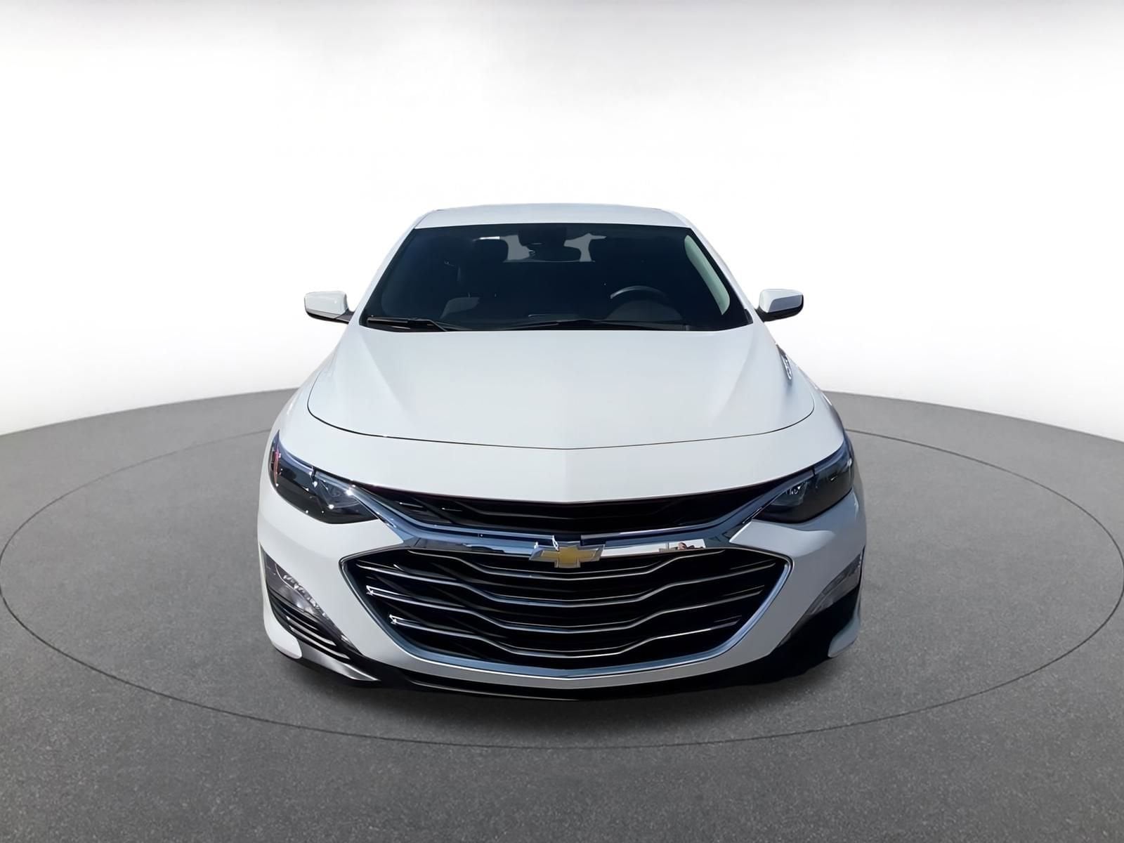 Thumbnail: 2023 Chevrolet Malibu - 4
