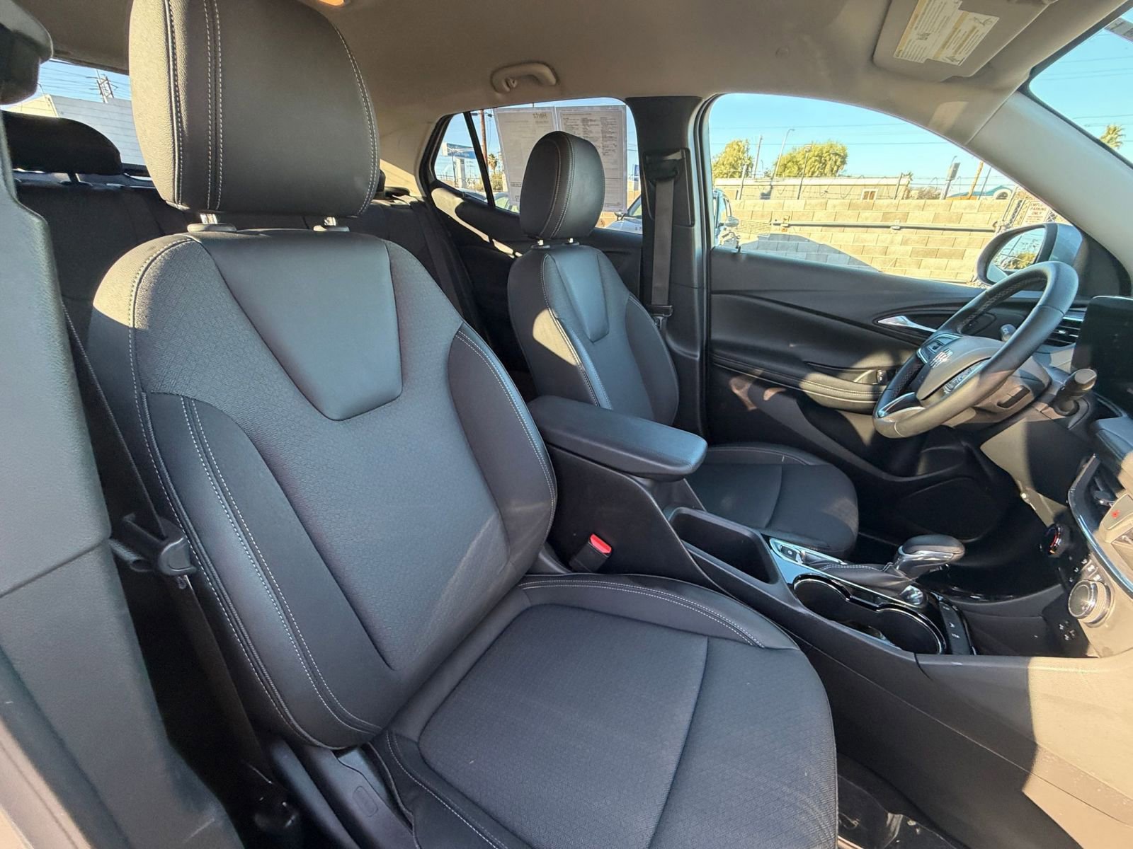 Thumbnail: 2025 Buick Encore GX - 34