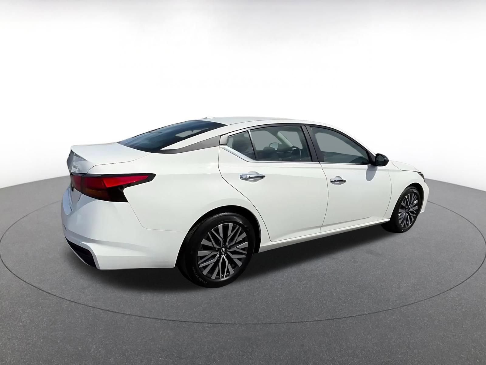 Thumbnail: 2025 Nissan Altima - 14