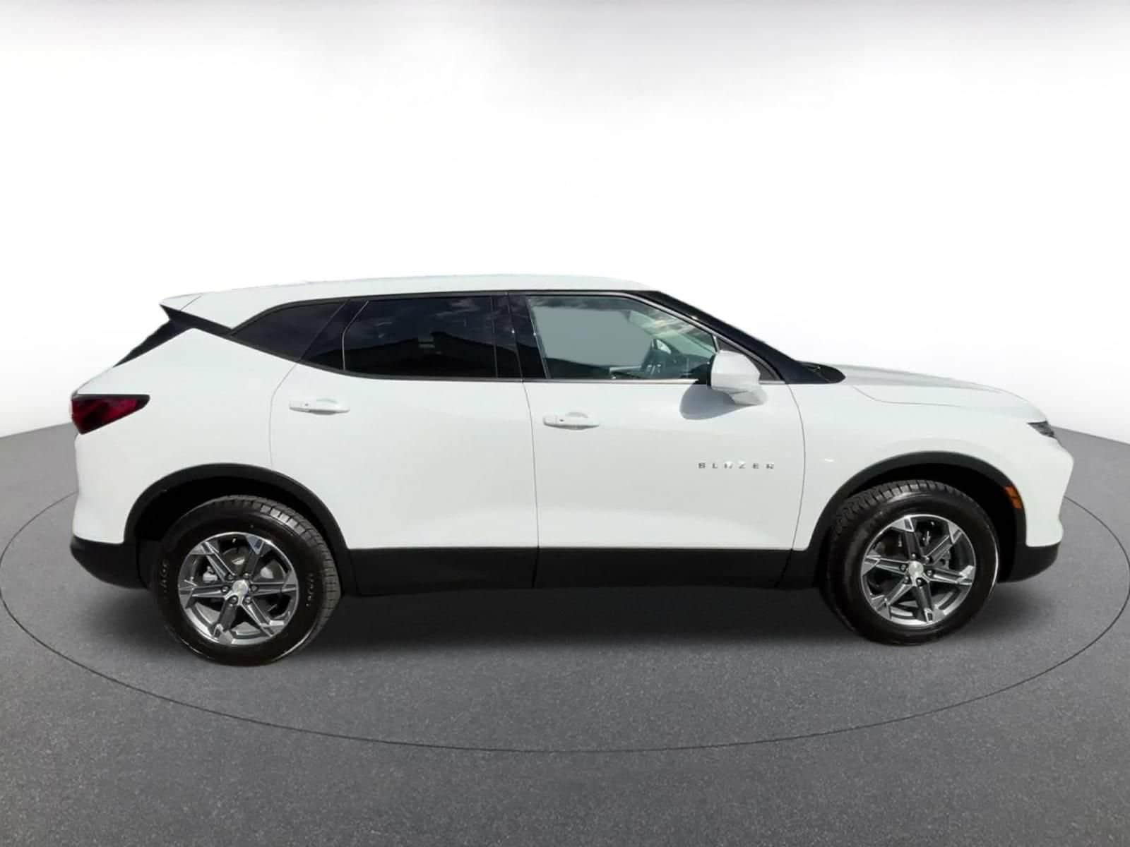 Thumbnail: 2023 Chevrolet Blazer - 15