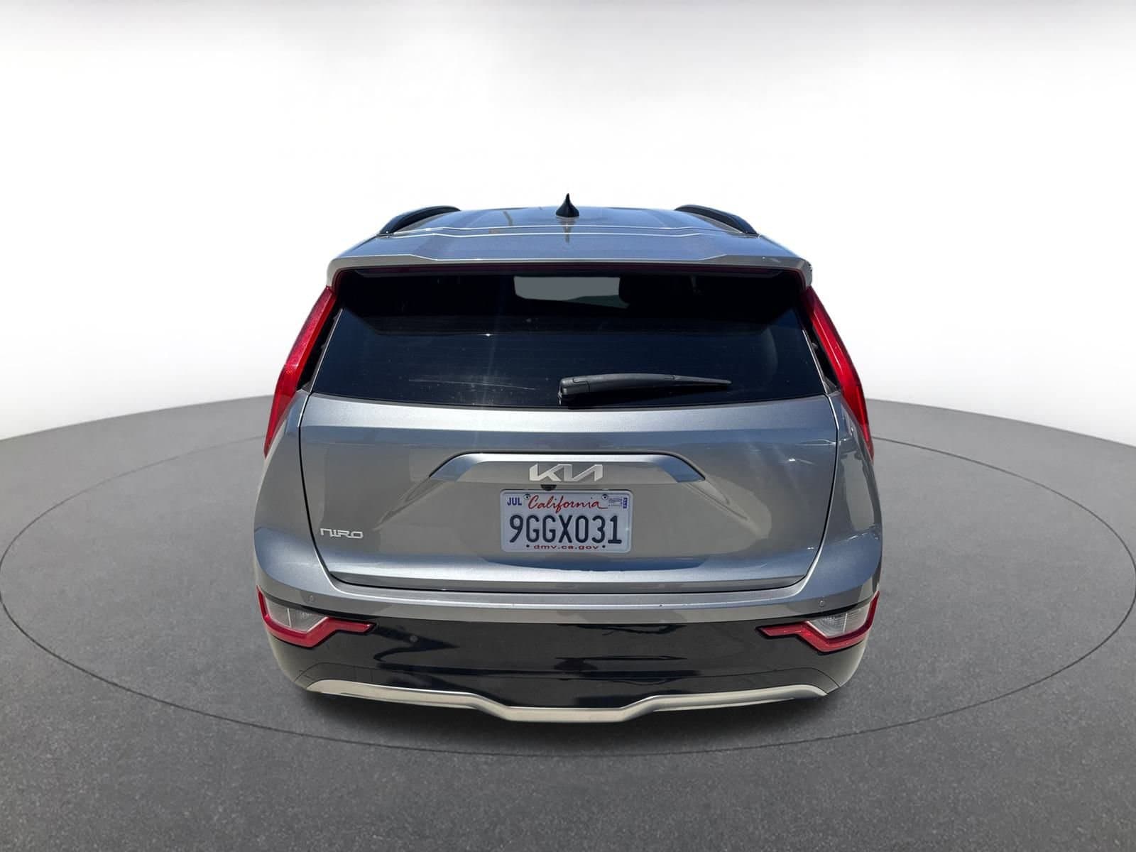 Thumbnail: 2023 Kia Niro - 5