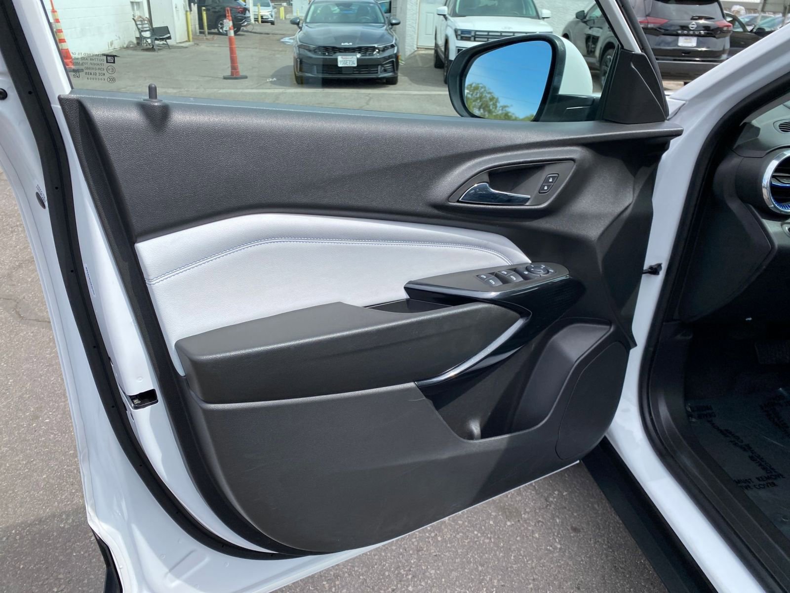 Thumbnail: 2025 Chevrolet Trax - 18