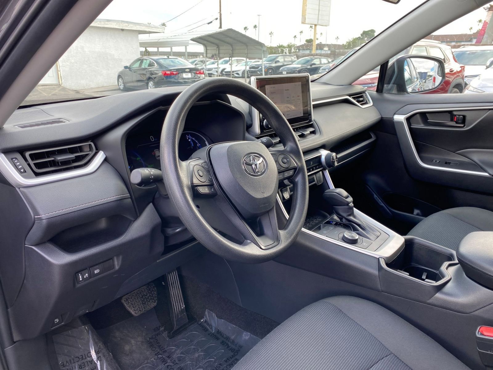 Thumbnail: 2025 Toyota RAV4 - 34