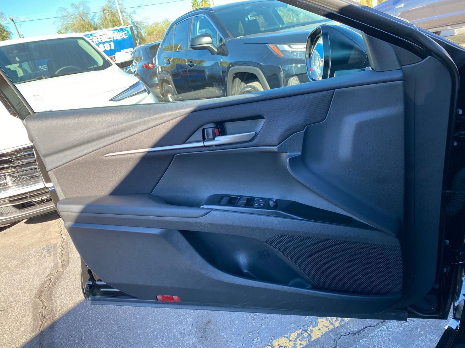 Thumbnail: 2025 Toyota Camry - 20