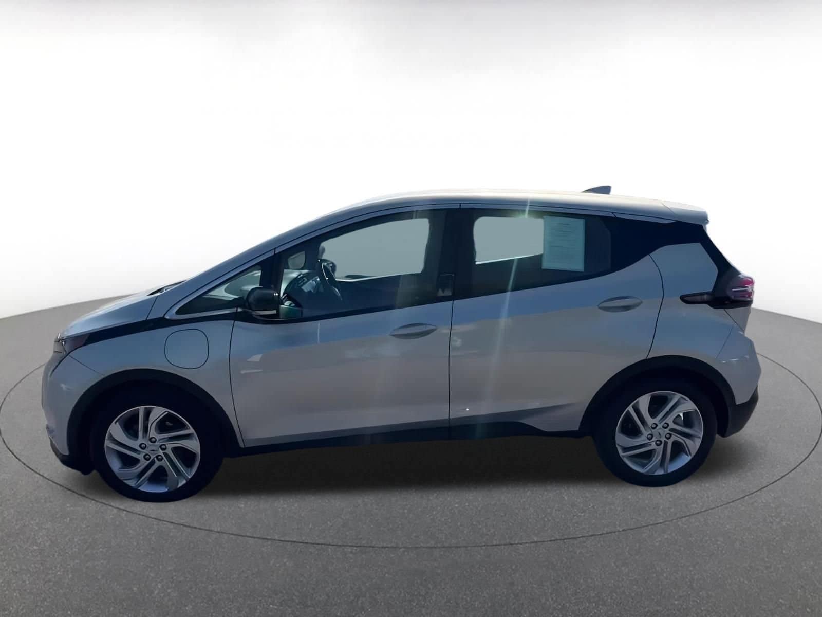 Thumbnail: 2023 Chevrolet Bolt EV - 9