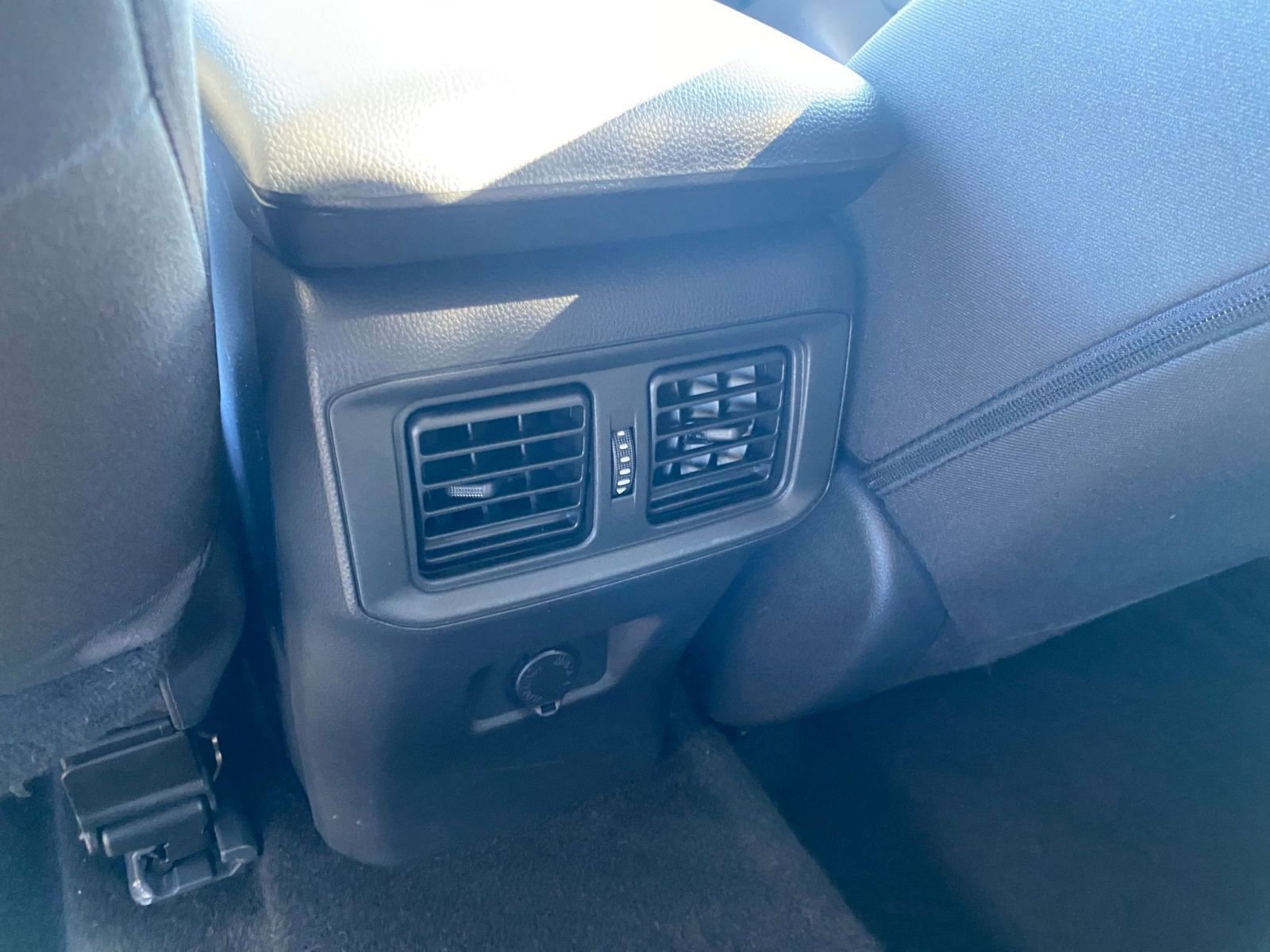 Thumbnail: 2025 Toyota RAV4 - 24