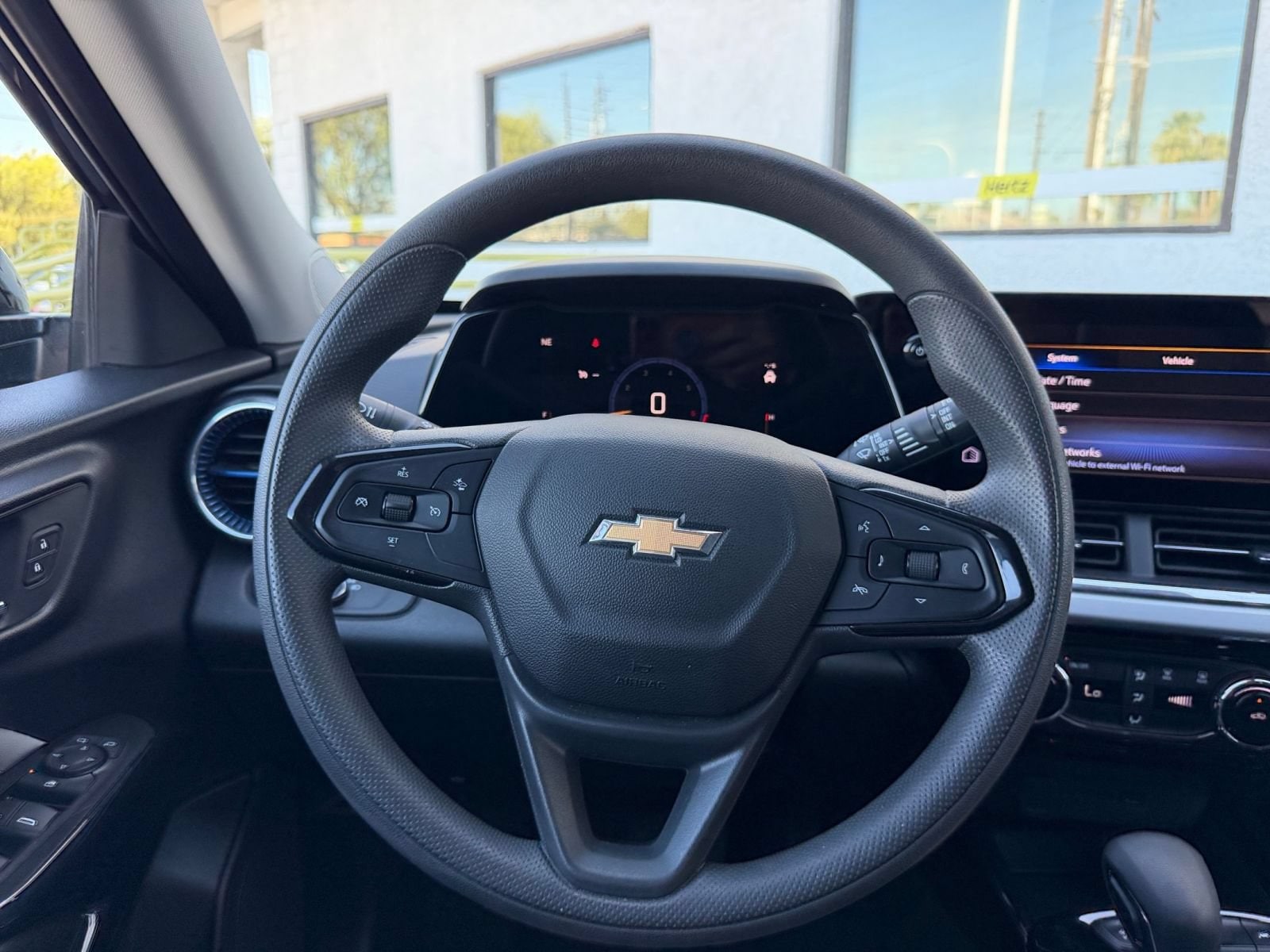Thumbnail: 2025 Chevrolet Trax - 32