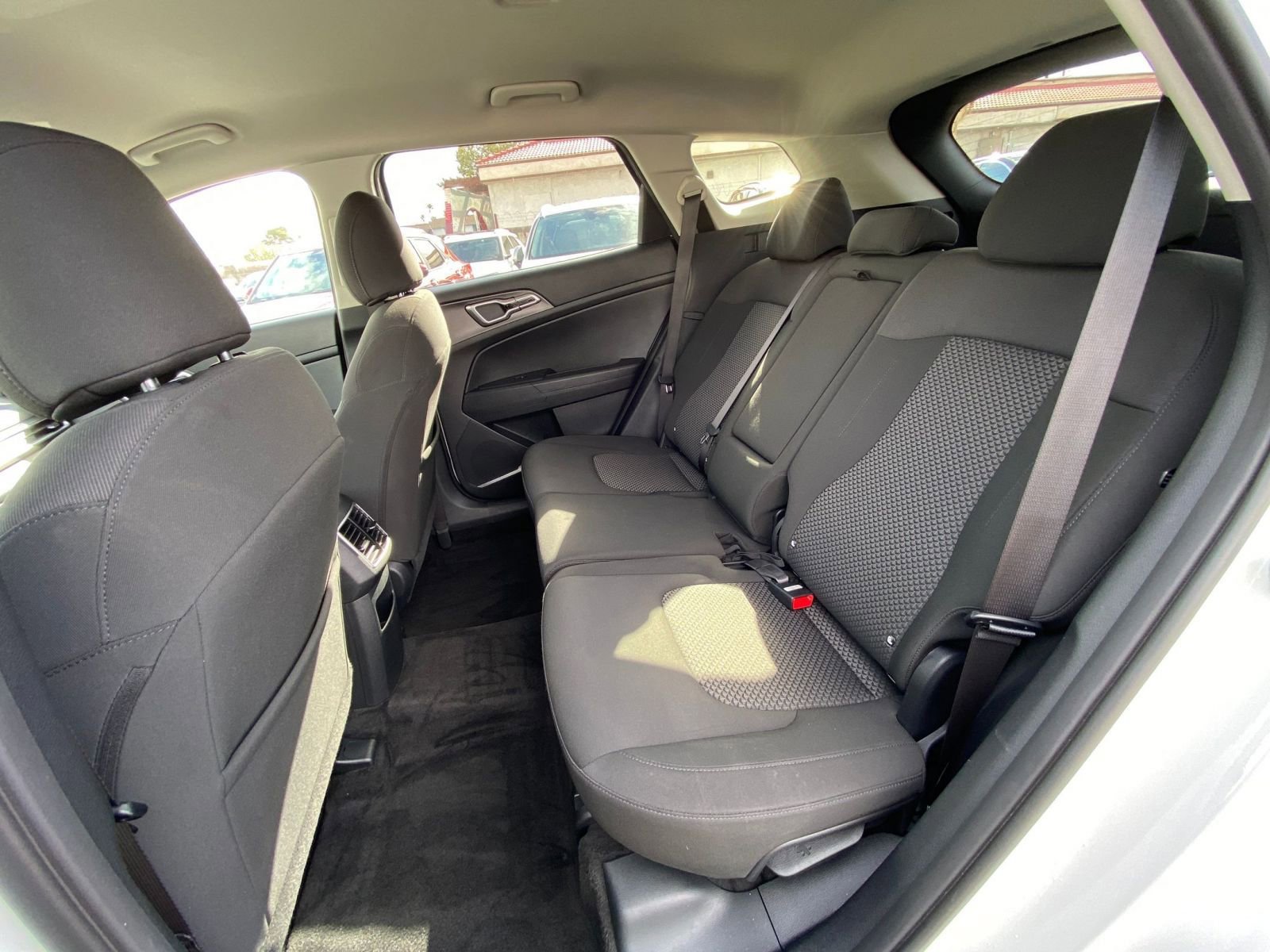 Thumbnail: 2025 Kia Sportage - 25