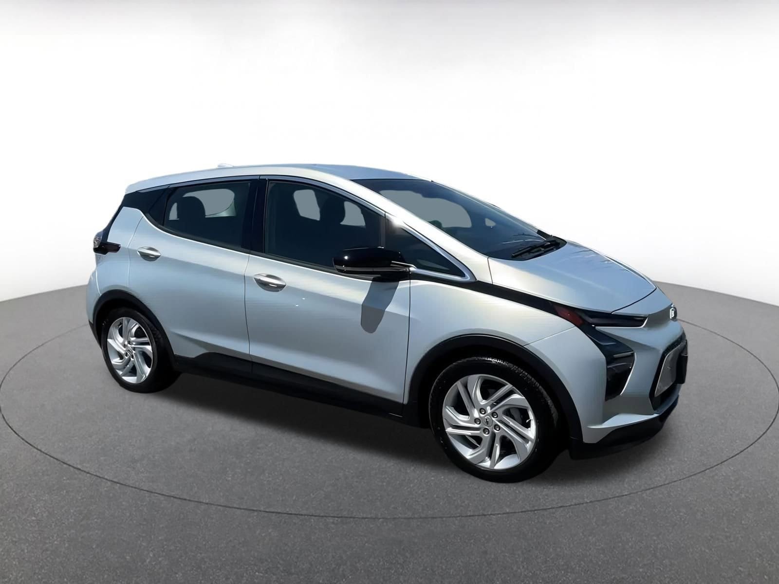Thumbnail: 2023 Chevrolet Bolt EV - 2