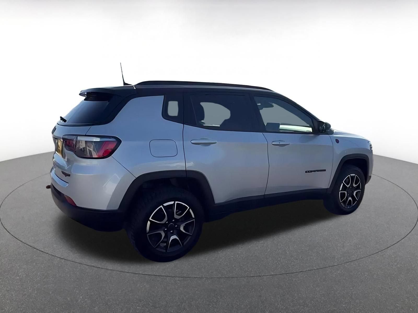 Thumbnail: 2025 Jeep Compass - 15