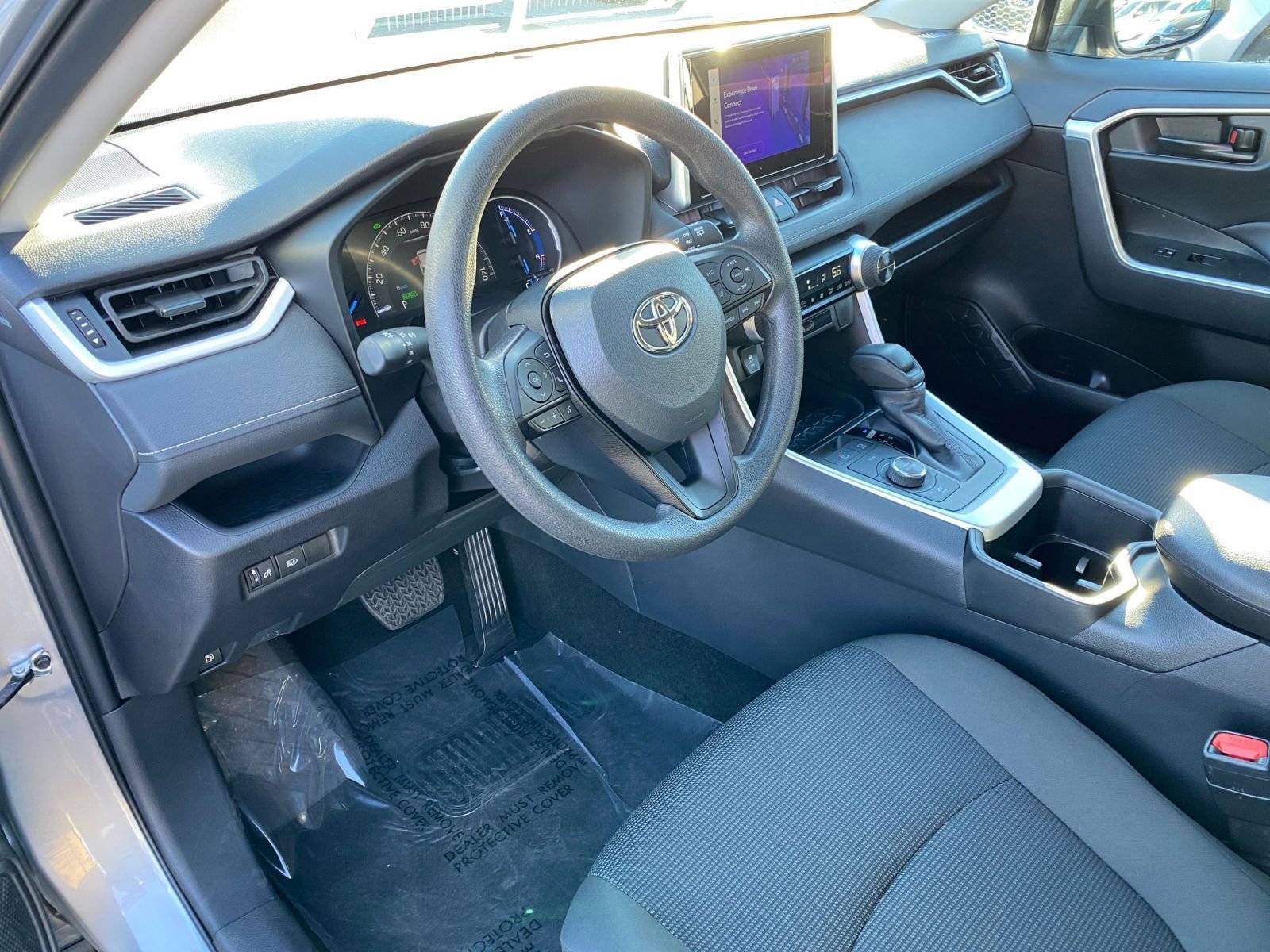 Thumbnail: 2025 Toyota RAV4 - 34