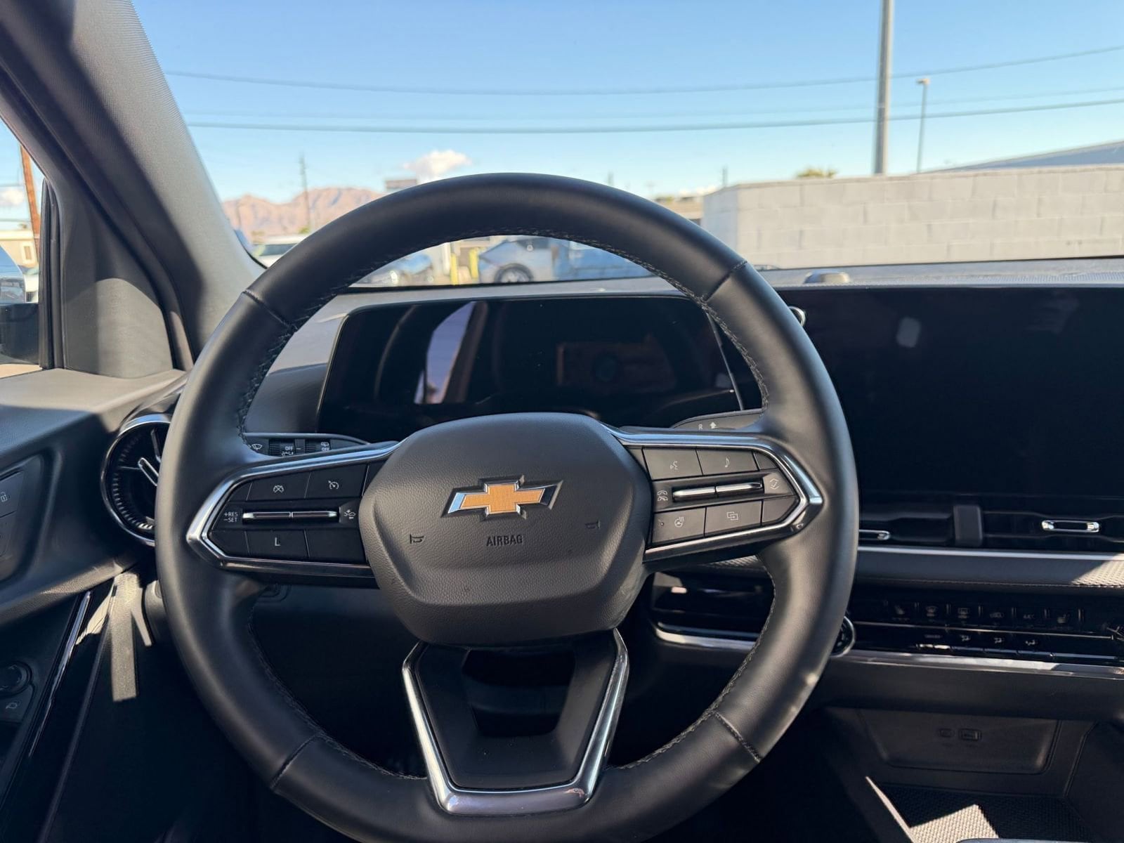 Thumbnail: 2025 Chevrolet Equinox - 32