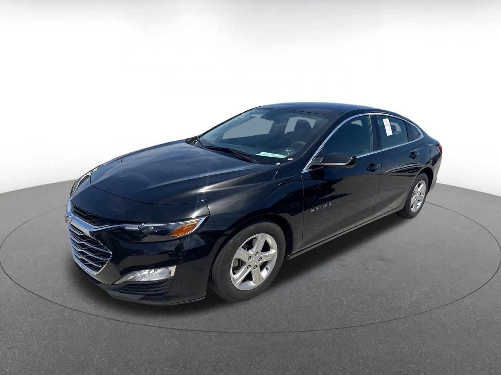 Thumbnail: 2023 Chevrolet Malibu - 3