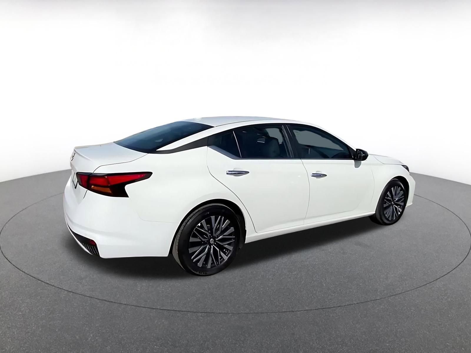 Thumbnail: 2025 Nissan Altima - 15