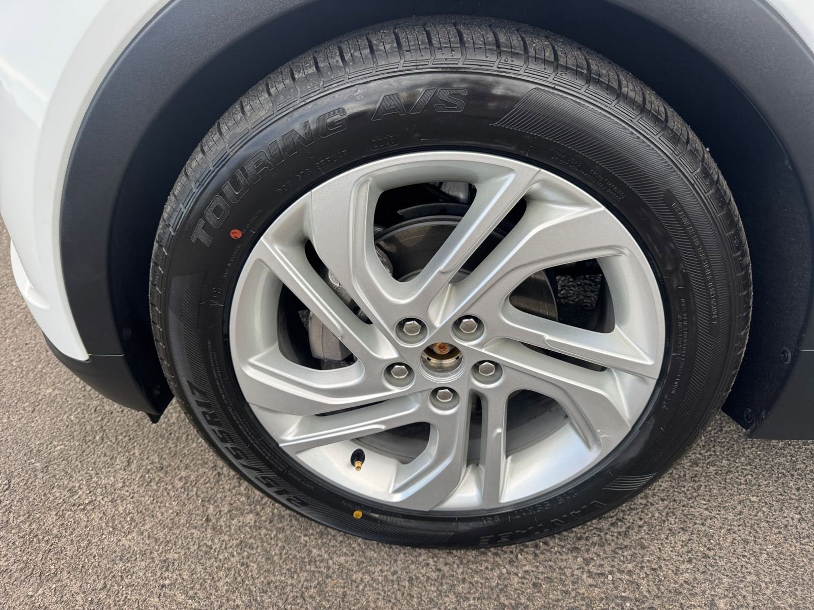 Thumbnail: 2023 Chevrolet Bolt EV - 32