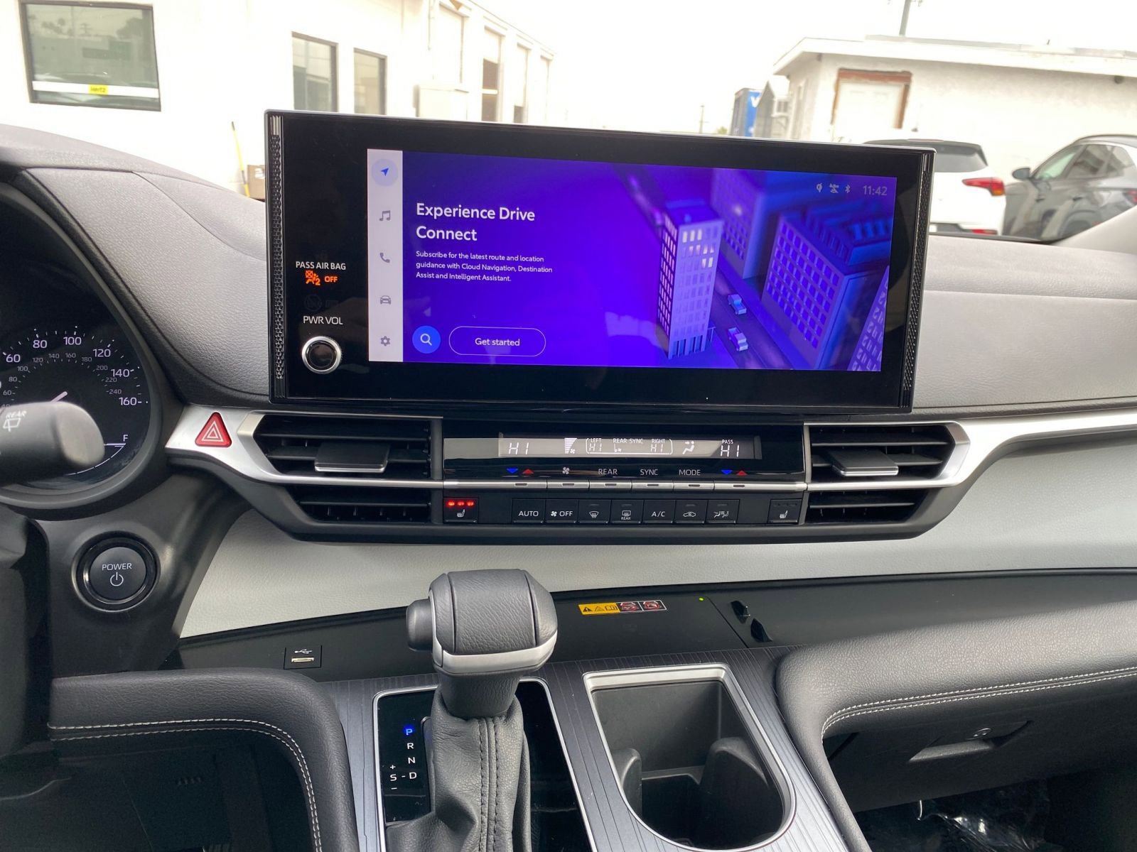 Thumbnail: 2025 Toyota Sienna - 17