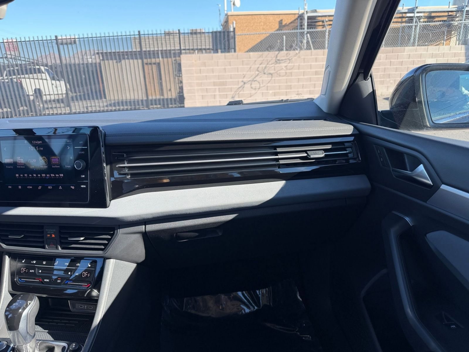 Thumbnail: 2025 Volkswagen Jetta - 33