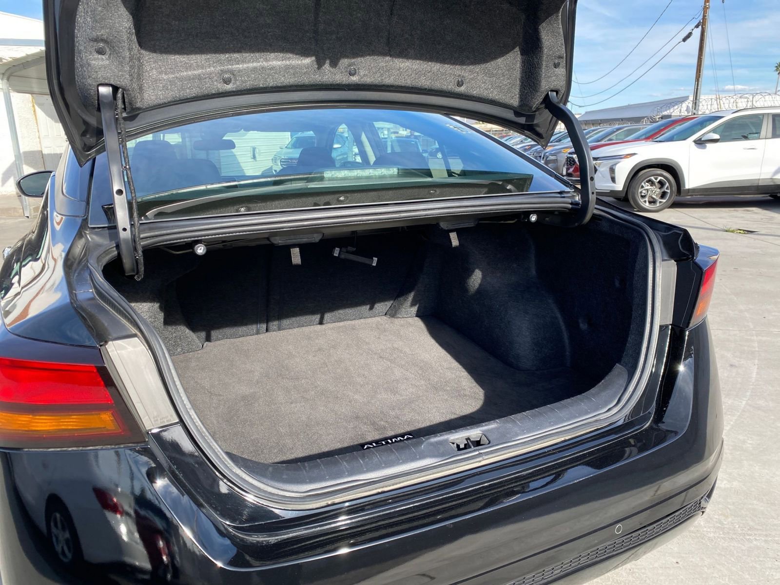 Thumbnail: 2025 Nissan Altima - 31