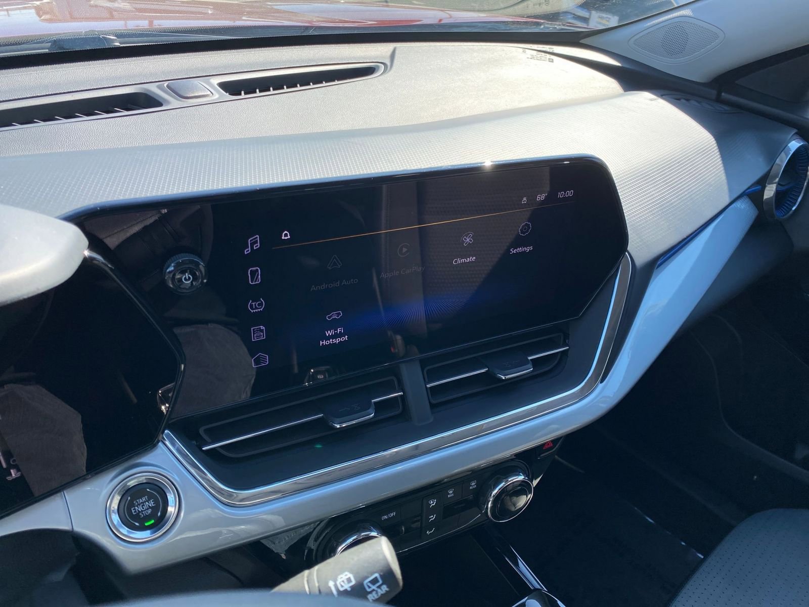 Thumbnail: 2025 Chevrolet Trax - 17