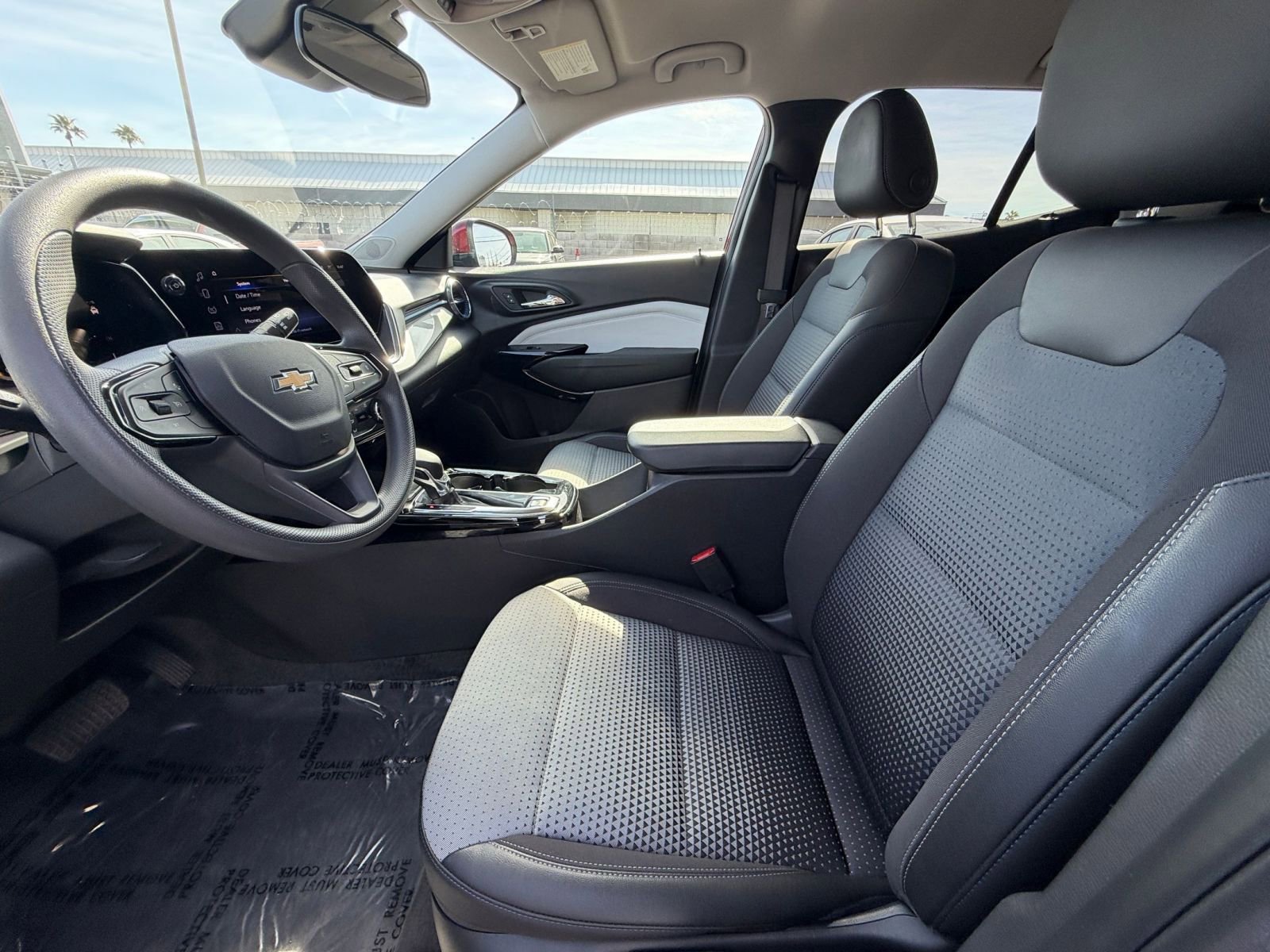 Thumbnail: 2025 Chevrolet Trax - 25