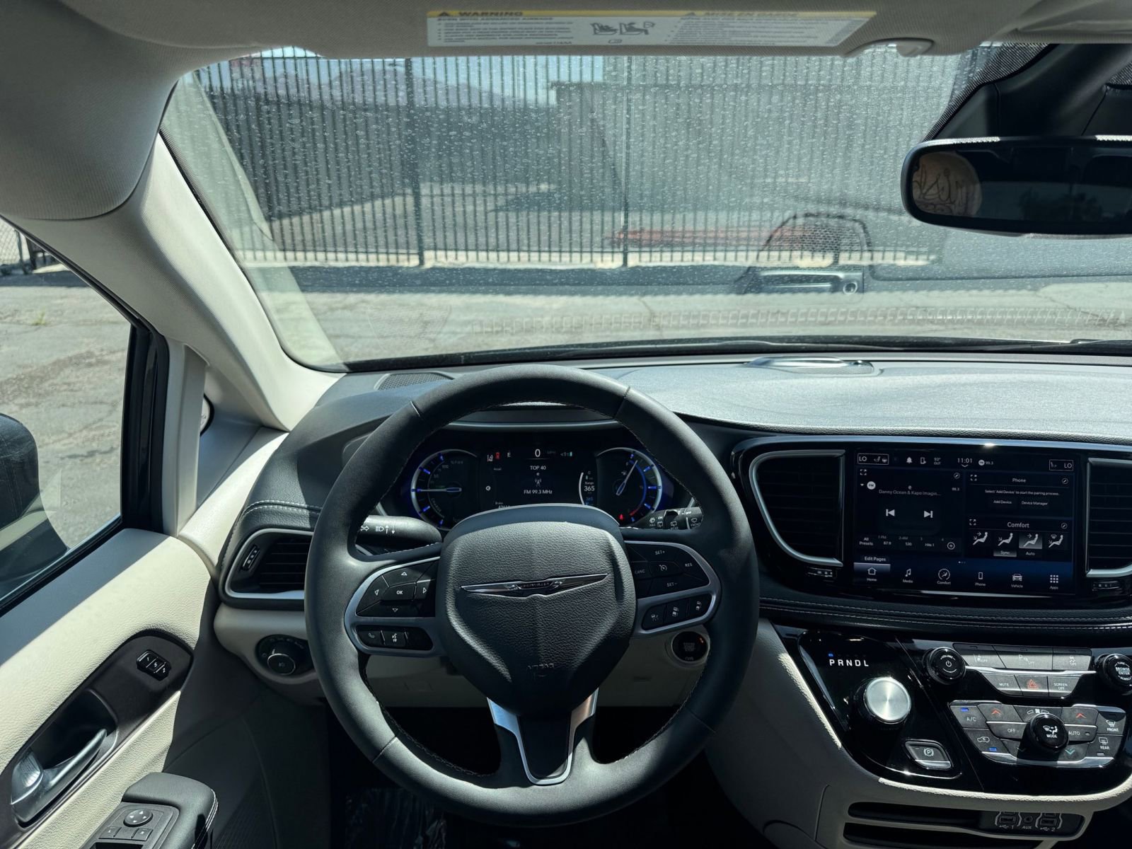 Thumbnail: 2023 Chrysler Pacifica - 28