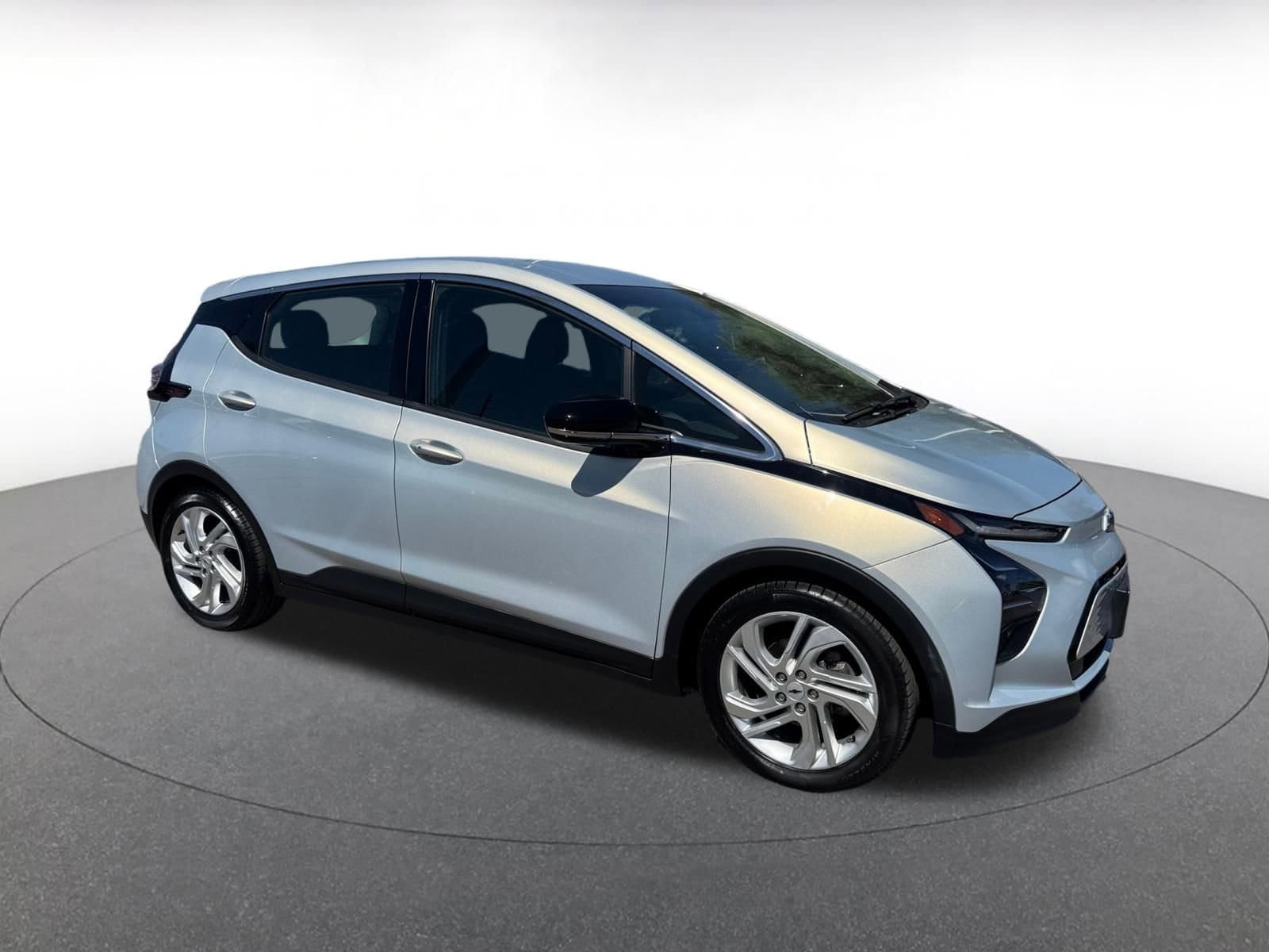 Thumbnail: 2023 Chevrolet Bolt EV - 1