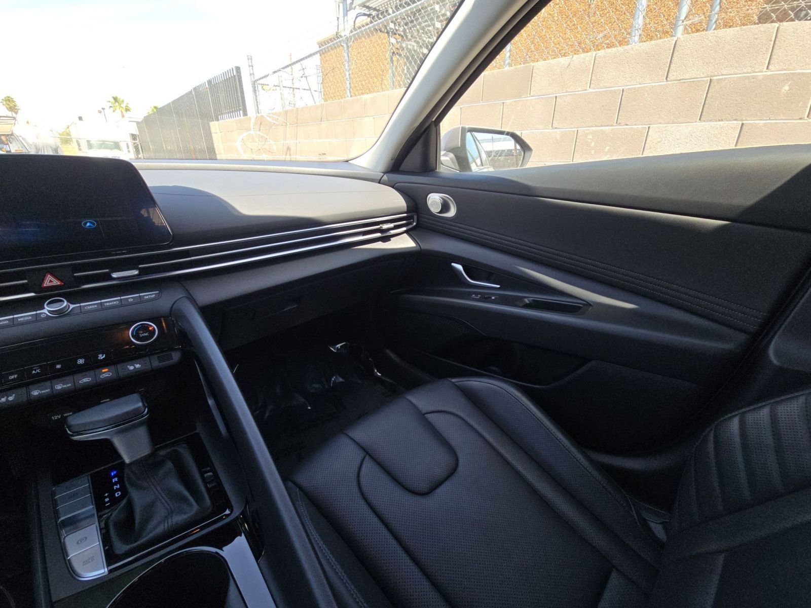 Thumbnail: 2025 Hyundai Elantra - 33