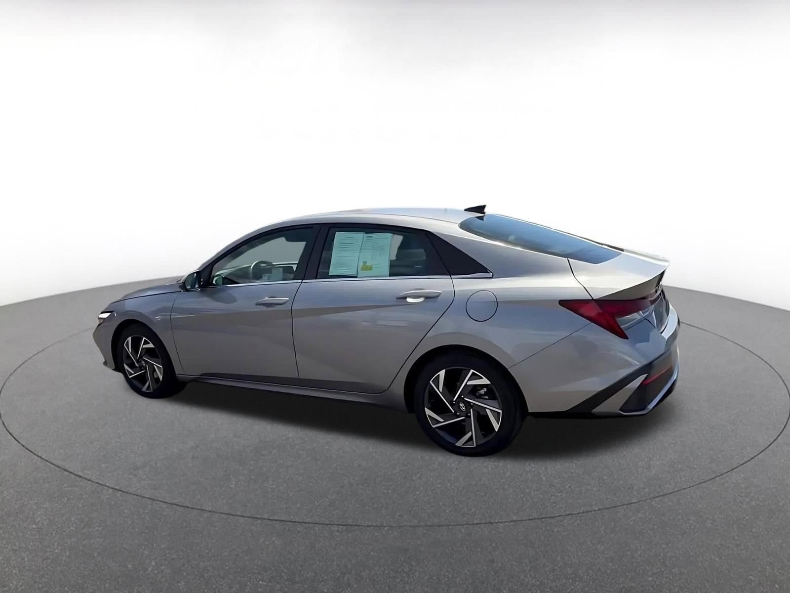 Thumbnail: 2025 Hyundai Elantra - 10