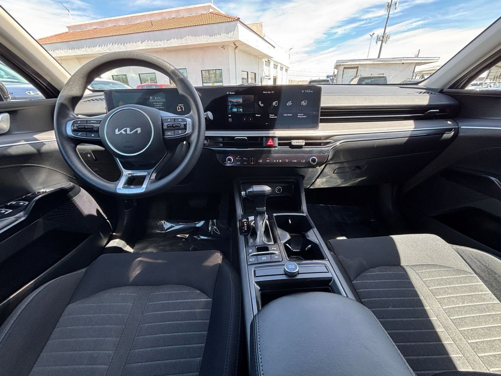 Thumbnail: 2025 Kia K5 - 32
