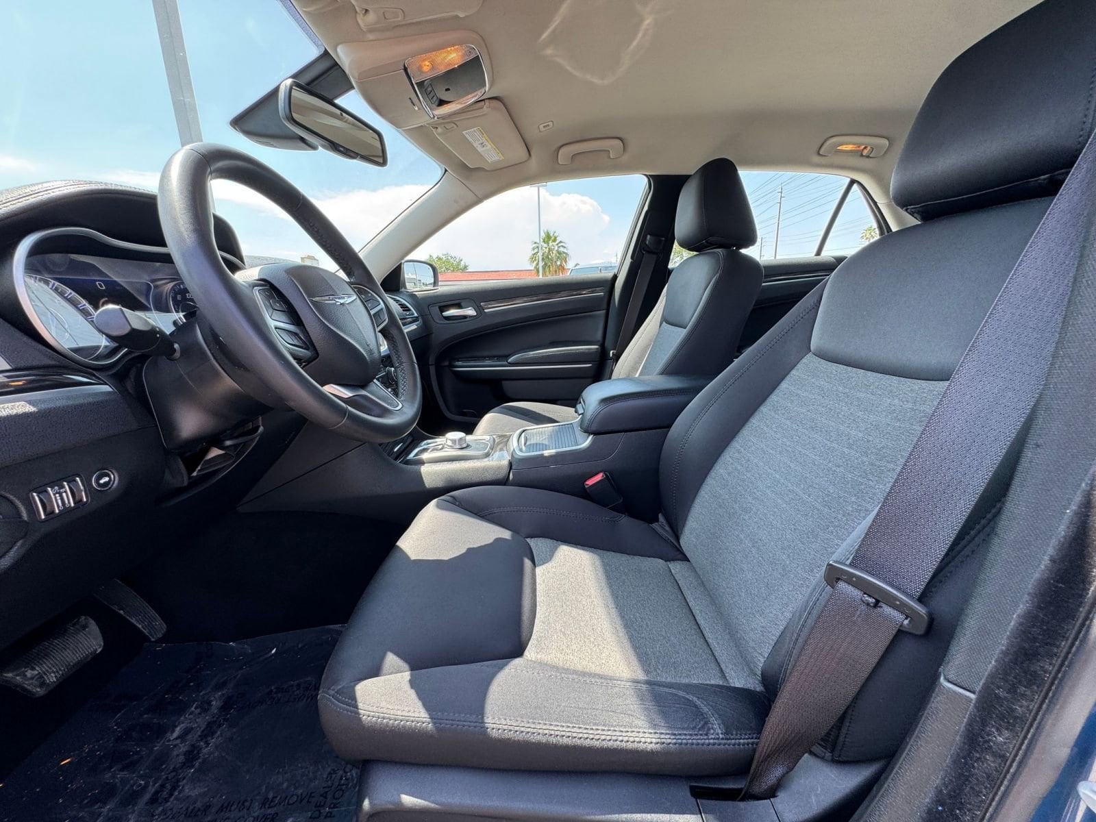 2022 Chrysler 300 Touring 21