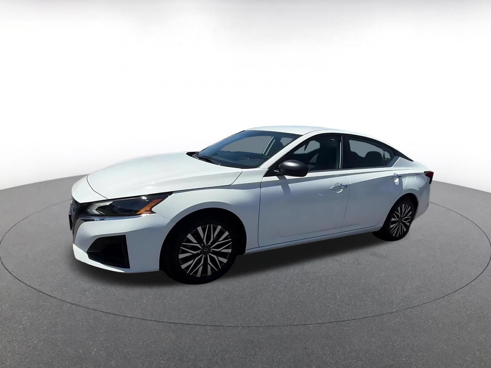 Thumbnail: 2025 Nissan Altima - 6